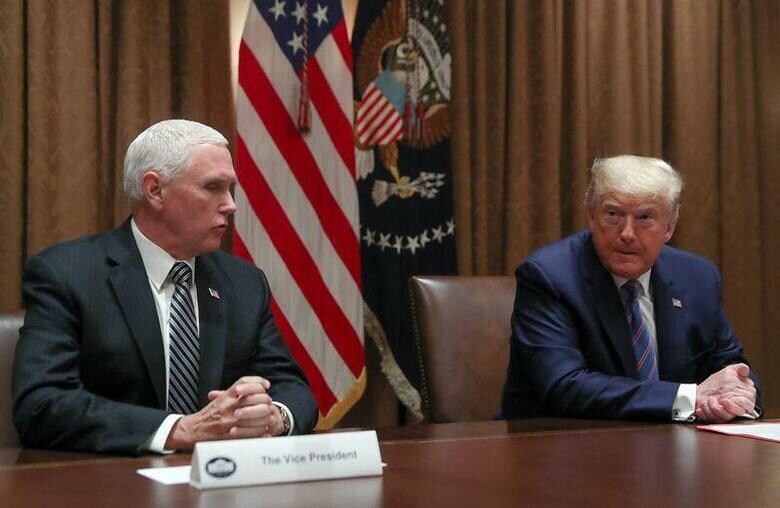 トランプ米大統領（右）は15日、ドイツに駐留している米軍の規模を約9500人削減し､2万5000人とすると表明した(2019年　ロイター/LEAH MILLIS）