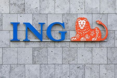 オランダ最大手銀行ＩＮＧグループが１日発表した２０２３年第４・四半期決算は、純金利収入が３８億８０００万ユーロとなり、市場予想の３９億８０００万ユーロを下回った。写真は、同社のロゴ。２０２４年２月１日にアムステルダムで撮影。（２０２４年　ロイター／Piroschka van de Wouw）