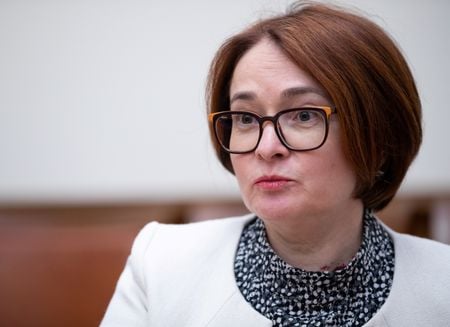 　４月２８日、ロシア中央銀行のナビウリナ総裁（写真）は、ロシア政府が数日前に複数の西側企業の資産を一時的な管理下に置いたことを巡って、外国銀行のロシア部門を一時的に掌握することは適切ではないとの認識を示した。写真はモスクワで２０１９年６月撮影（２０２３年　ロイター／Evgenia Novozhenina）