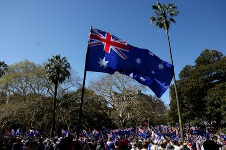 オーストラリアでは３１日に最大都市シドニーなど主要都市で反移民を掲げるデモ「マーチ・フォー・オーストラリア」が行われ、数千人が参加した。写真は８月３１日、シドニーで撮影（２０２５年　ロイター/Hollie Adams）