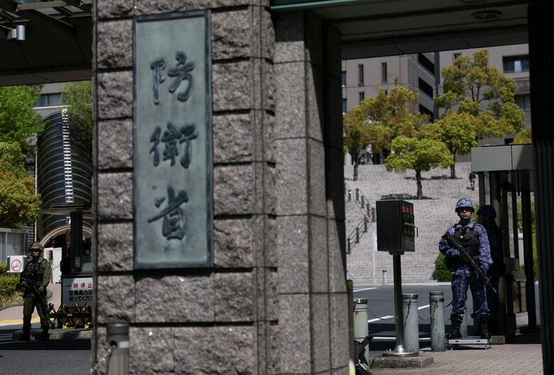 都内の防衛省庁舎。4月6日撮影。 REUTERS/Issei Kato