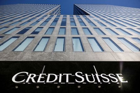 　スイス財務省は５月２３日、金融大手クレディ・スイスの経営幹部について、２０２２年の賞与（未払い分）の支払い取り消しや減額を同社に命じた。４月４日、チューリヒで撮影（２０２３年　ロイター/Pierre Albouy）