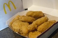 米マクドナルドが健康志向に応え原料見直し、ナゲットや朝食メニューの人工保存料使用を中止