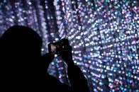 2次元と3次元、伝統と革新、東洋と西洋──「中間」を行く日本