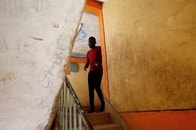 チャットGPTがアジア詐欺組織に貢献していた？　監禁されていたケニア人が見た「AI悪用術」とは