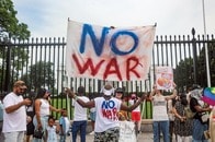 アメリカ国民は戦々恐々の「不安ムード」に...高まる「イランの報復攻撃」への懸念