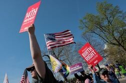 米連邦地裁、出生地主義制限の新たな大統領令を差し止め