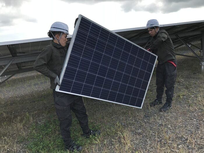 太陽光パネル交換の様子