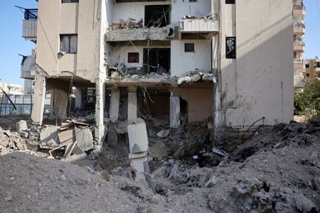 　国連児童基金（ユニセフ）の幹部はイスラエルとイスラム教シーア派組織ヒズボラの戦闘により、レバノンでは毎日１クラス分に相当する子どもたちが死傷していると指摘し、早期の緊張緩和を求めた。レバノンで１８日撮影（２０２６年　ロイター／Amr Abdallah Dalsh）