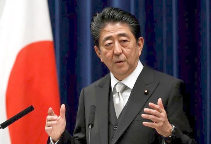 政府は22日の閣議で、参院選の応援演説中に銃撃され死亡した安倍晋三元首相（写真）の国葬を9月27日、日本武道館で行うと決定した。出席閣僚が記者団に明らかにした。写真は2018年10月、都内で撮影（2022年　ロイター／Issei Kato）