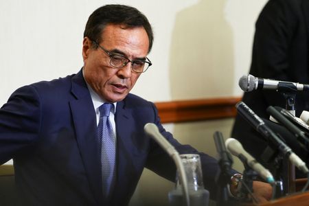 　９月３０日　経済同友会は３０日、新浪剛史代表幹事（写真）が辞任したと発表した。写真は９月３日、都内で撮影（２０２５年　ロイター／Kim Kyung-Hoon）