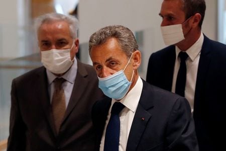 フランスの裁判所は１日、サルコジ元大統領が汚職の罪に問われていた裁判で、禁錮３年の実刑判決（２年の執行猶予含む）を言い渡した（２０２１年　ロイター／Gonzalo Fuentes）
