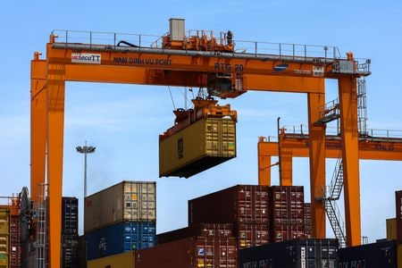 　国連開発計画（ＵＮＤＰ）は、８月に発動された米国の関税措置により、ベトナムの対米輸出が最大で１９．２％、年２５０億ドル以上減少し、東南アジアで最大の打撃を受ける可能性があると指摘した。写真は４月、ハイフォン港で撮影（２０２５年　ロイター／Athit Perawongmetha）