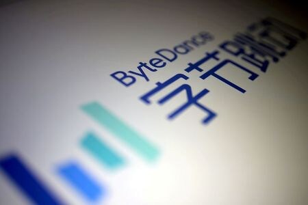 　３月３１日、動画投稿アプリ「ＴｉｋＴｏｋ（ティックトック）」を運営する中国の北京字節跳動科技（バイトダンス）のインドの銀行口座が同国当局により凍結された問題で、インドの裁判所は、同社への救済を見送った。２０１９年１１月撮影（２０２１年　ロイター/Dado Ruvic）