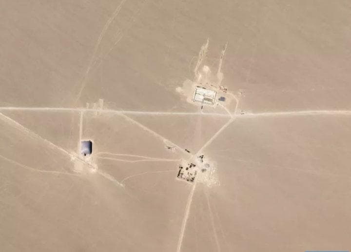 米シンクタンクが発見した、新疆ウイグル自治区に建設中の核ミサイル用地下発射施設　PLANET LABS INC./NEWSWEEK