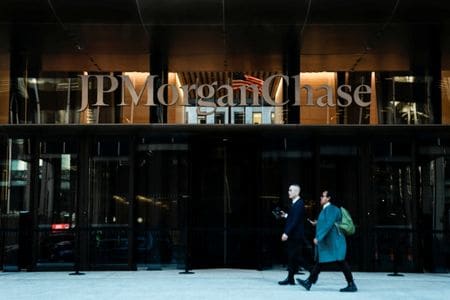 JPモルガン・チェースの本社ビル。2025年10月、ニューヨークで撮影。REUTERS/Eduardo Munoz
