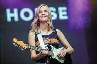 英女性シンガーの性と不安──アップビートなサウンドに悲しい言葉を乗せて