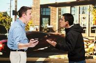 スマホを貸しただけなのに...　メッセ機能で10万円超奪う詐欺が横行