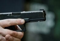 アングル：戦火のウクライナで銃規制緩和論、乱射事件受け