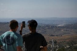 イスラエル、レバノン南部攻撃　15人死亡
