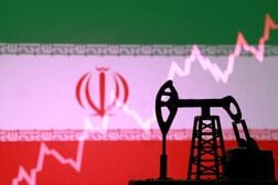 イラン国営石油の銀行口座、国内銀が凍結　債務増大で＝通信社