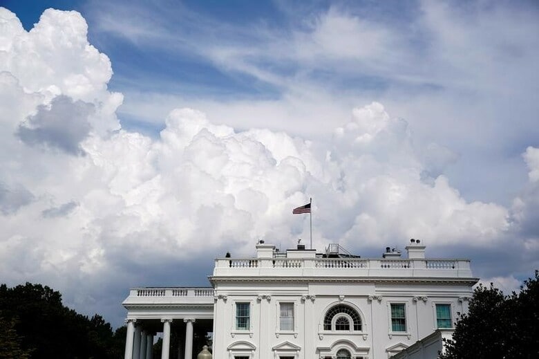 ３月１２日、米ホワイトハウスのサラ・サンダース報道官は、米朝首脳会談の開催を巡り北朝鮮側が公にコメントを発表していないものの、実現すること想定していると述べた。ホワイトハウス、昨年８月撮影（２０１８年　ロイター／Joshua Roberts）