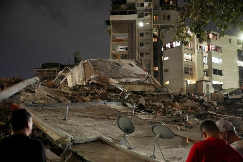 ベネズエラのカラカスで発生した地震で倒壊した建物。6月24日撮影　REUTERS/Leonardo Fernandez Viloria