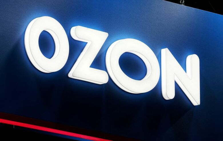オゾンのロゴ。ロシアで開催されたサンクトペテルブルク国際経済フォーラムで２０２５年６月撮影。