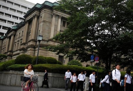 　８月５日、日銀が公表した６月の消費活動指数は、実質季節調整済みで前月比０．２％上昇の１０２．９と２カ月連続でプラスとなった。写真は都内で６月撮影（２０１６年　ロイター/Thomas Peter）