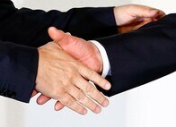 日産ゴーン、三菱に賭け世界販売1000万台狙う、実現には曲折も