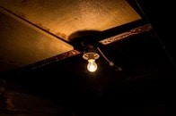 「気持ちが悪い...」築100年以上の住宅に「隠し部屋」...その中には卑猥な物が散乱