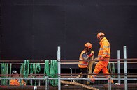 人手不足の原因はブレグジットじゃない　地に足つかない若者たち