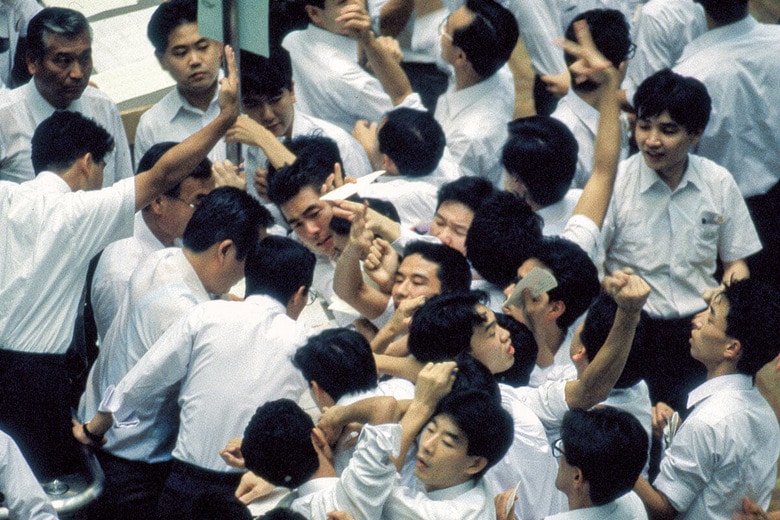 日本では1991年にバブル崩壊で株価が暴落、デフレの罠に陥った　HARUYOSHI YAMAGUCHI/AFLO