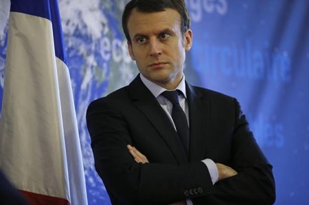 　３月３日、フランスのマクロン経済相（写真）は、英国が６月の国民投票の結果、欧州連合（ＥＵ）から離脱するならば、フランスから英国への移民流入を食い止めていた国境管理をやめると警告した。２月撮影（２０１６年　ロイター/Philippe Wojazer）