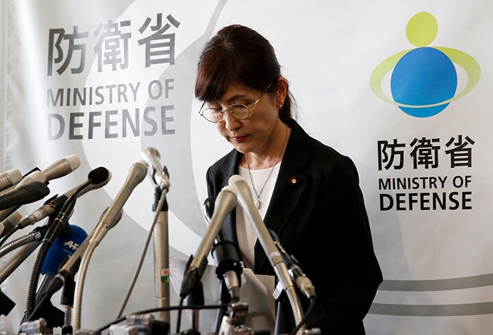 稲田朋美元防衛相は昨年7月、南スーダン日報問題の責任をとって辞任した　Kim Kyung Hoon-REUTERS