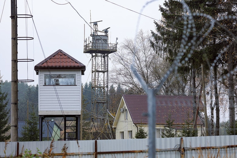 カリーニングラードに近接するリトアニアの監視塔　SEAN GALLUP/GETTY IMAGES