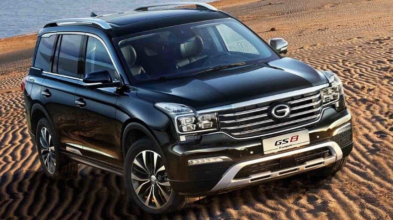 中国・広州汽車の独自ブランド「トランプチ」のSUV（スポーツ多目的車）「GS8」。フロントグリルのロゴ「G」は広州の英語名「Guangzhou」から取られている（写真：広州汽車）