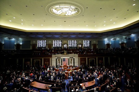 米下院本会議は３１日、ウクライナ疑惑を巡るトランプ大統領の弾劾調査を次段階に進める決議案を賛成多数で可決した（２０１９年　ロイター/TOM BRENNER）