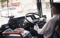 「あの...」若い客に見つめられ話しかけられた「バス運転手」に起こった意外な出来事
