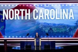 トランプ氏、「民主党は共産主義者」　党大会後初の遊説で主張