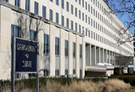 　５月１７日、米国務省は、ロシアのウクライナで行った可能性がある戦争犯罪や残虐行為の証拠を収集して分析するためのプログラムを立ち上げると発表した。写真は２０１７年１月、ワシントンの米国務省前で撮影（２０２２年　ロイター／Joshua Roberts）