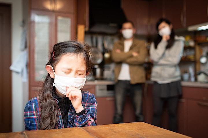 「健康に何となく良さそう」と思わせる空間除菌グッズはむしろ健康被害をもたらす場合も　＊写真はイメージです　Hakase_ / iStockphoto