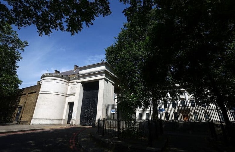 中国がロンドン塔の隣に新しい大使館を建設する計画が外交問題に発展しているが、全ては地元の論争から始まった。写真は中国大使館の移転先として提案されている場所の外観。ロンドンで6月撮影（2023年　ロイター／Hannah McKay）