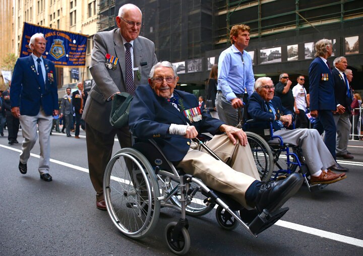 平均的なオーストラリア人は今の日本にそれほど恨みを抱いていない（写真は17年4月、シドニーの記念パレードに参加した元兵士）　David Gray-REUTERS