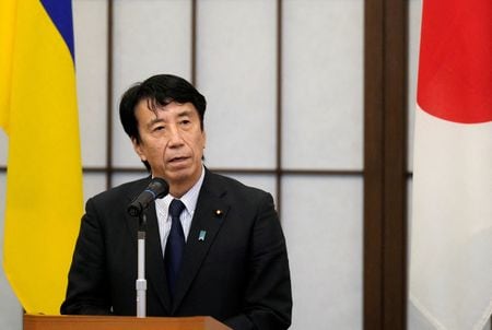 　２月２２日、斎藤健経産相（写真）は閣議後会見で、受託生産世界最大手の台湾積体電路製造（ＴＳＭＣ）の熊本県の新工場について「半導体供給におけるミッシングピースが埋められ、供給網強靭化に大きく貢献する」と述べた。写真は都内での代表撮影（２０２４　ロイター）