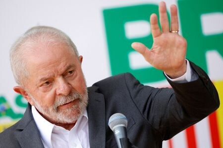 ブラジルのルラ次期大統領（写真）は２日、今月１２日に当選が確定して以降、１月１日の就任を待たず訪米し、バイデン米大統領と会談する方針を明らかにした。（２０２２年　ロイター/Adriano Machado）