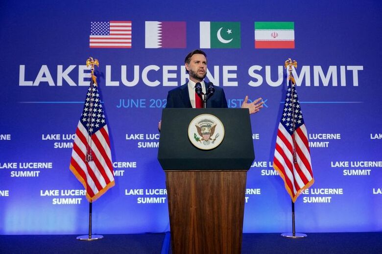 ６月２２日、米国とイランによる高官級協議が行われたスイス近郊のビュルゲンシュトックで撮影　REUTERS/Nathan Howard