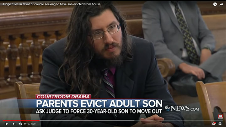 30歳・無職・居候のマイケル・ロトンド。両親の仕打ちは愛のムチかも？　ABC News/YOUTUBE