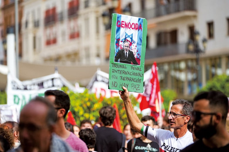 スペイン南部セビリアでの反イスラエルデモ（10月15日）　FRANCISCO J. OLMOｰEUROPA PRESS/GETTY IMAGES