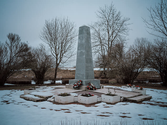 国境の街ナルバにあるソ連記念碑